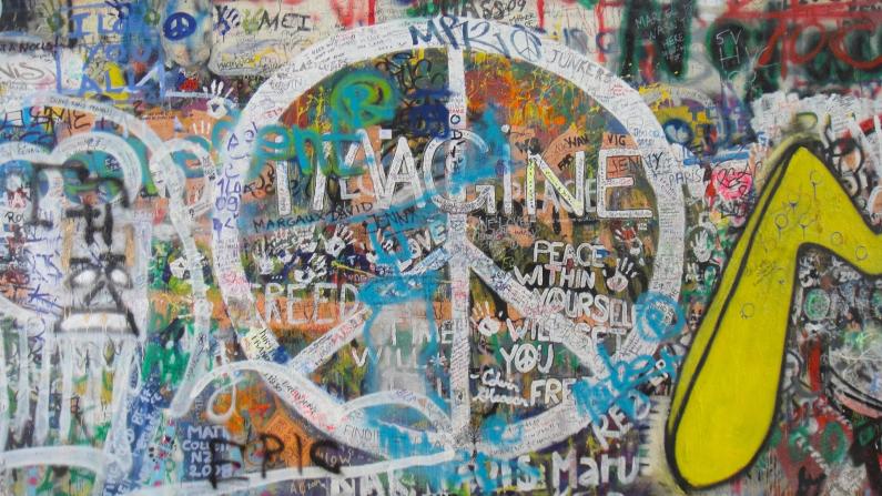 Graffiti auf John-Lennon-Wall in Prag
